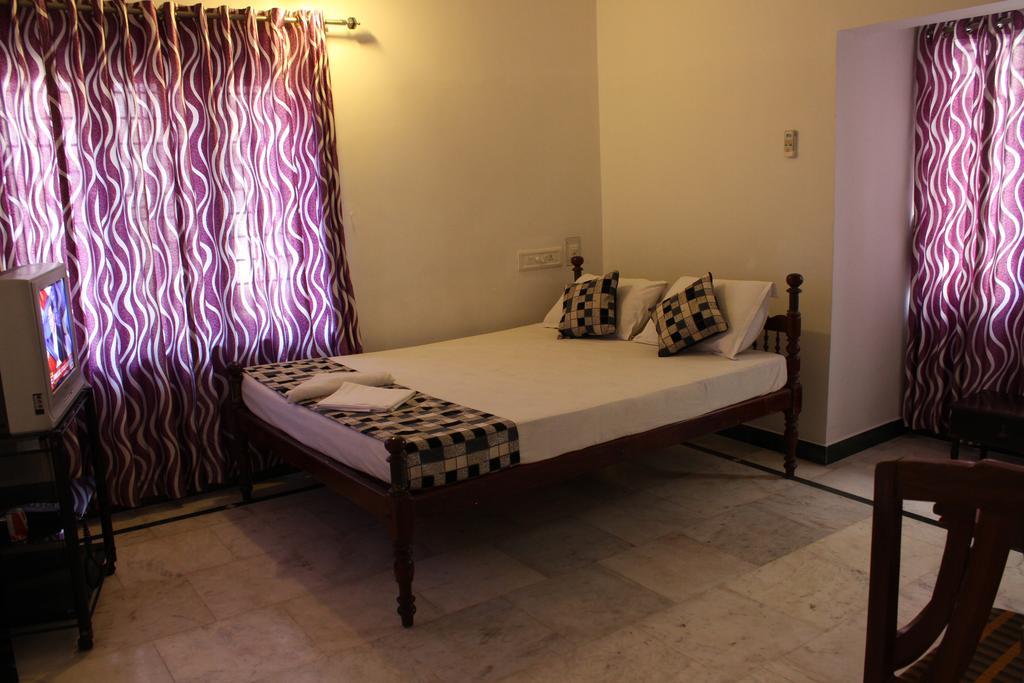 Hotel White Rose Kochi Exterior photo
