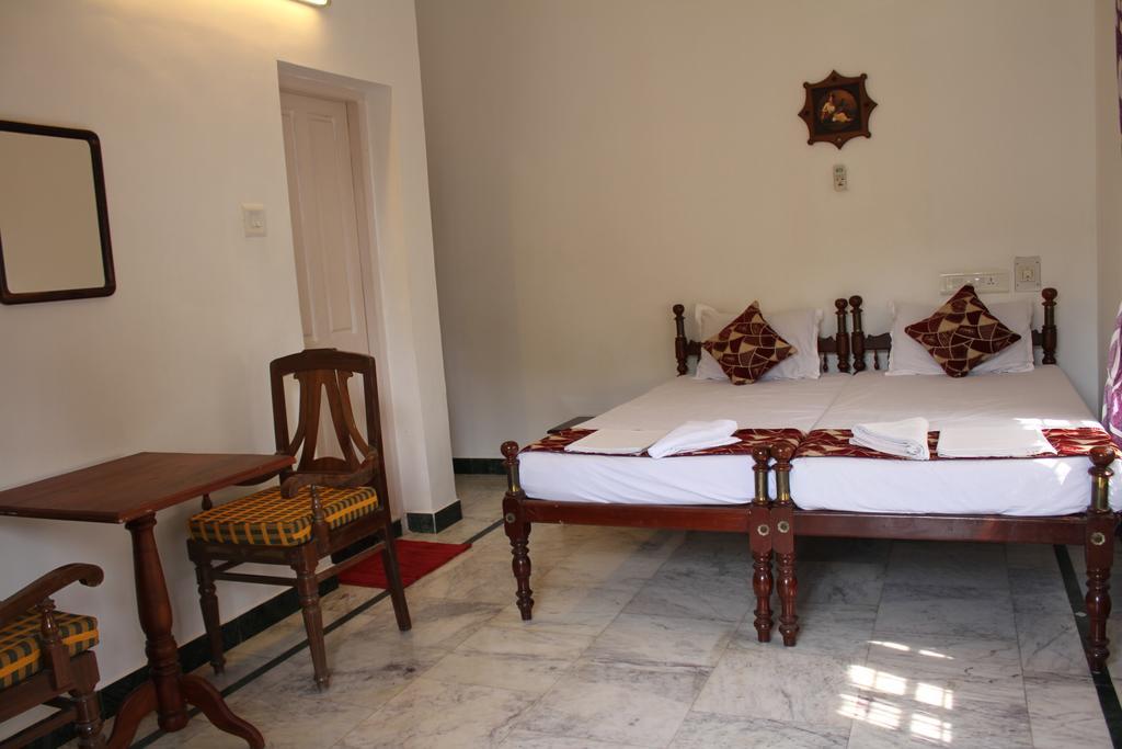 Hotel White Rose Kochi Exterior photo