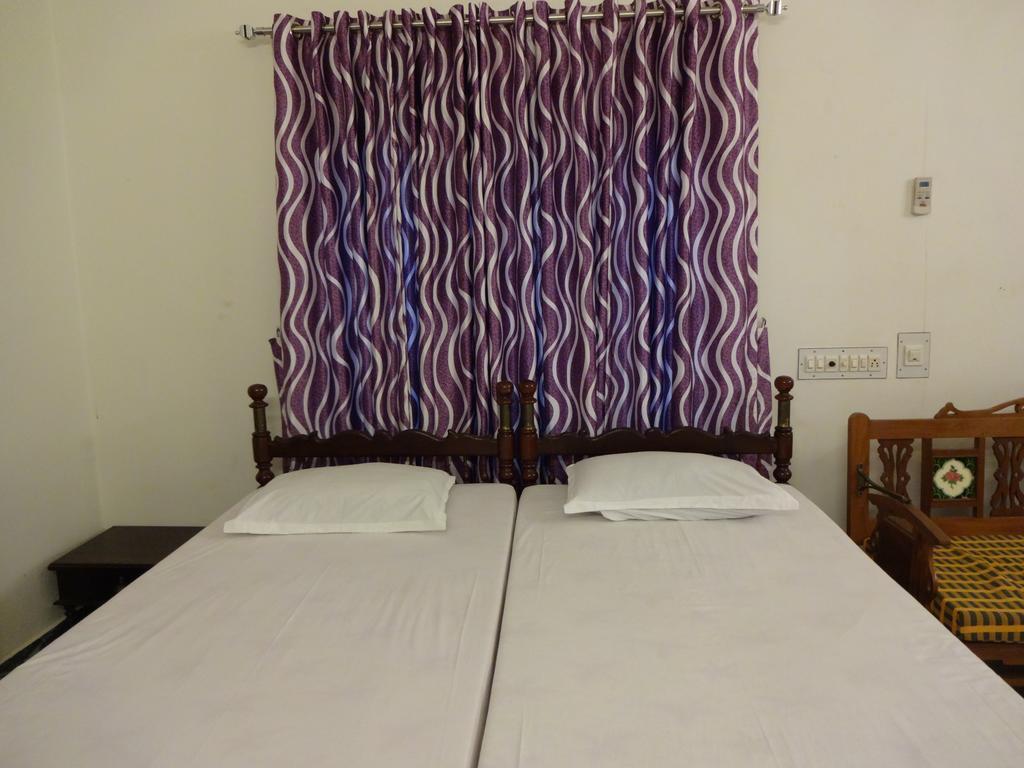 Hotel White Rose Kochi Exterior photo